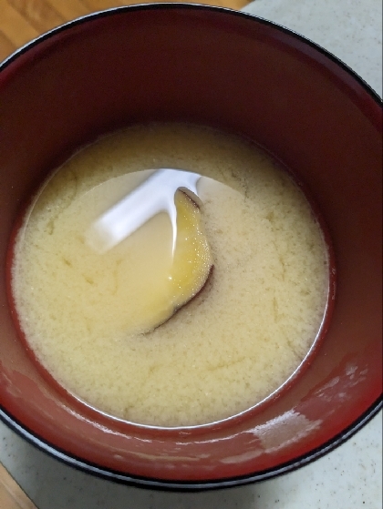 味噌汁レシピ　さつまいもと油揚げの味噌汁