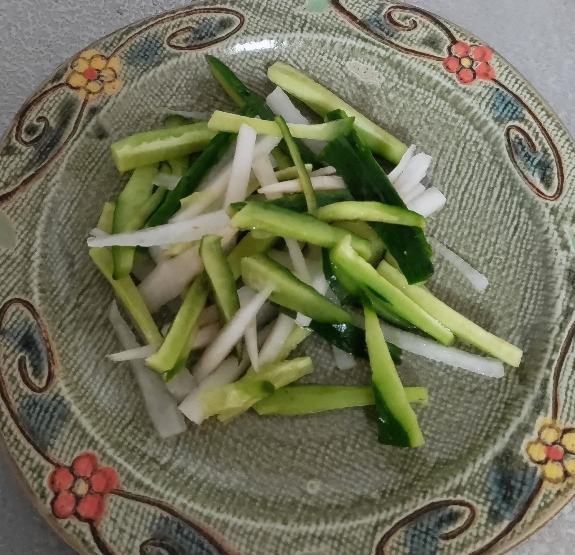 きゅうりと大根の酢の物