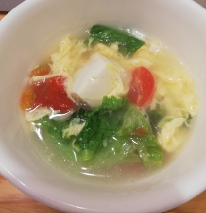 ふんわり卵、トマト、豆腐入り中華スープ