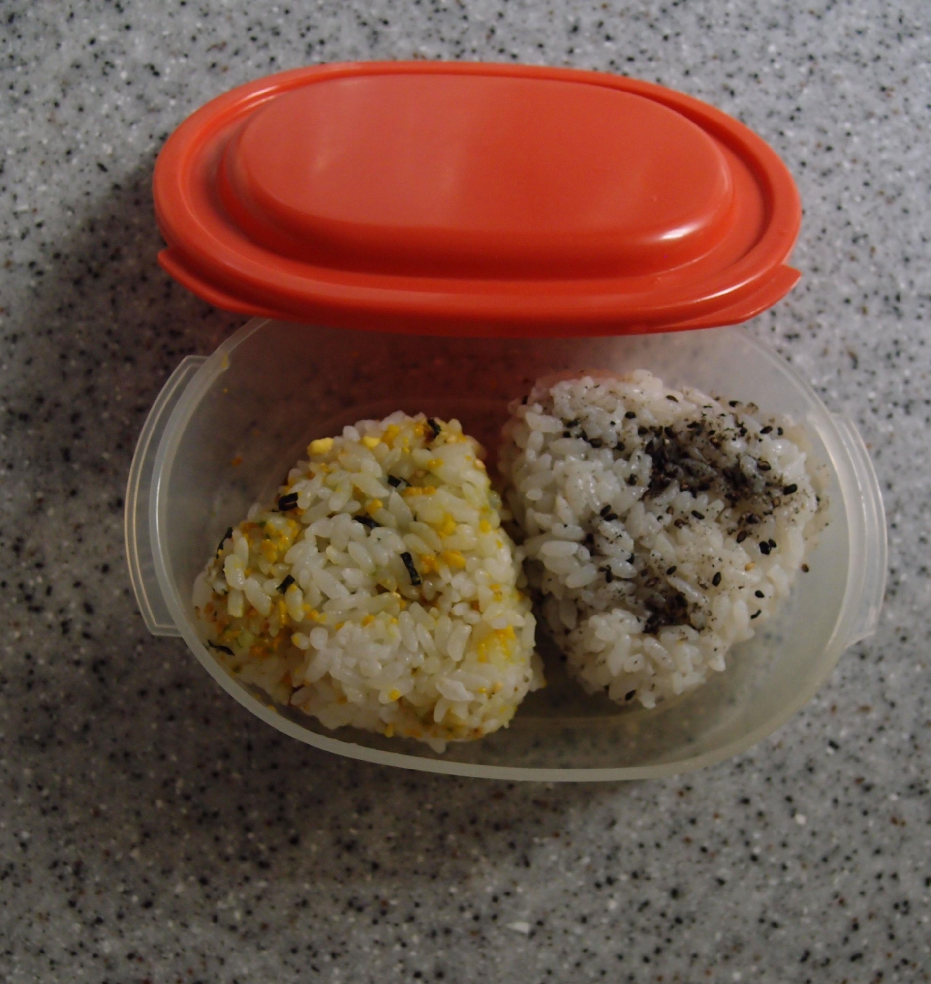 貝割れ大根のおにぎり弁当