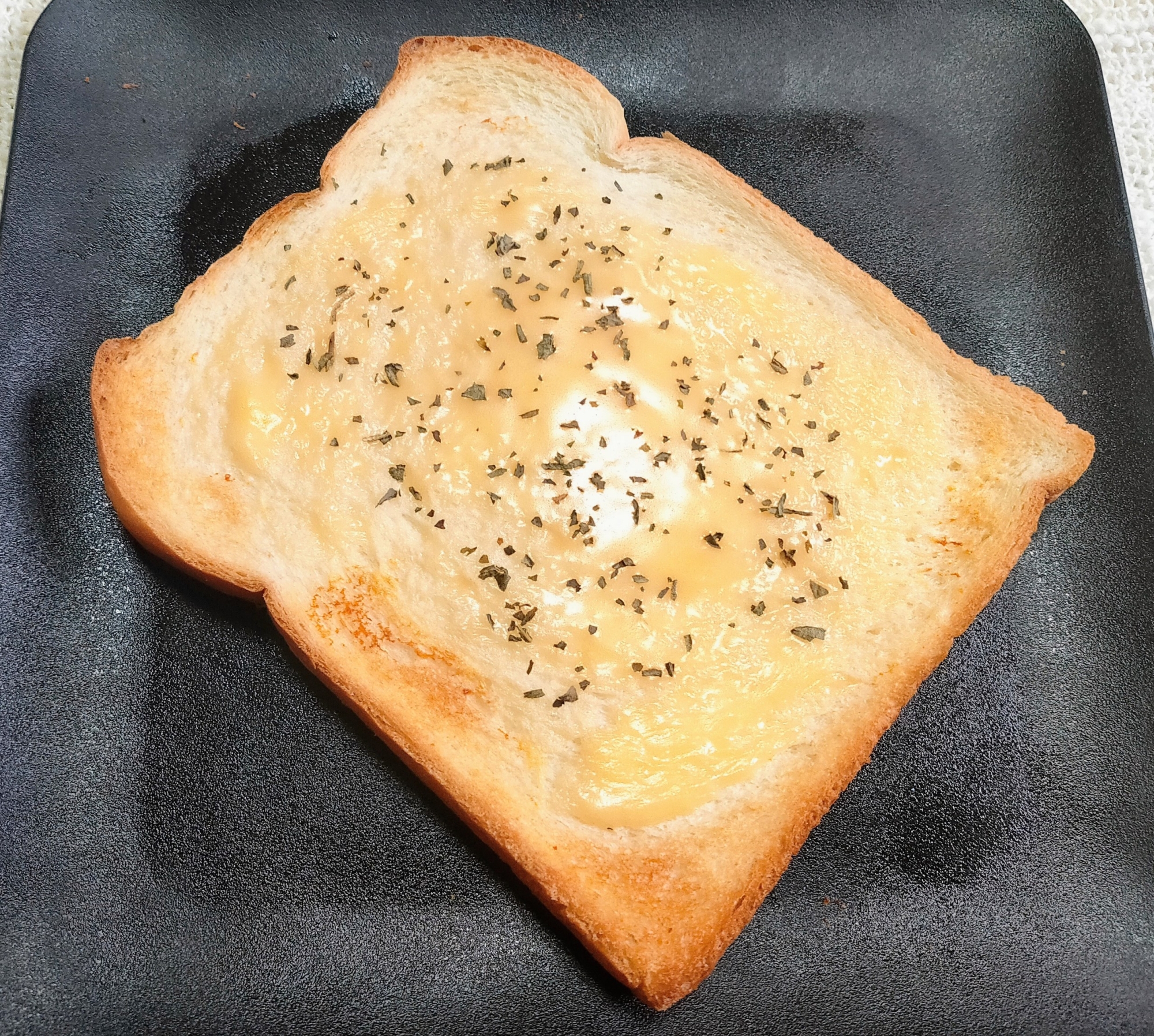 バジルチーズマヨトースト