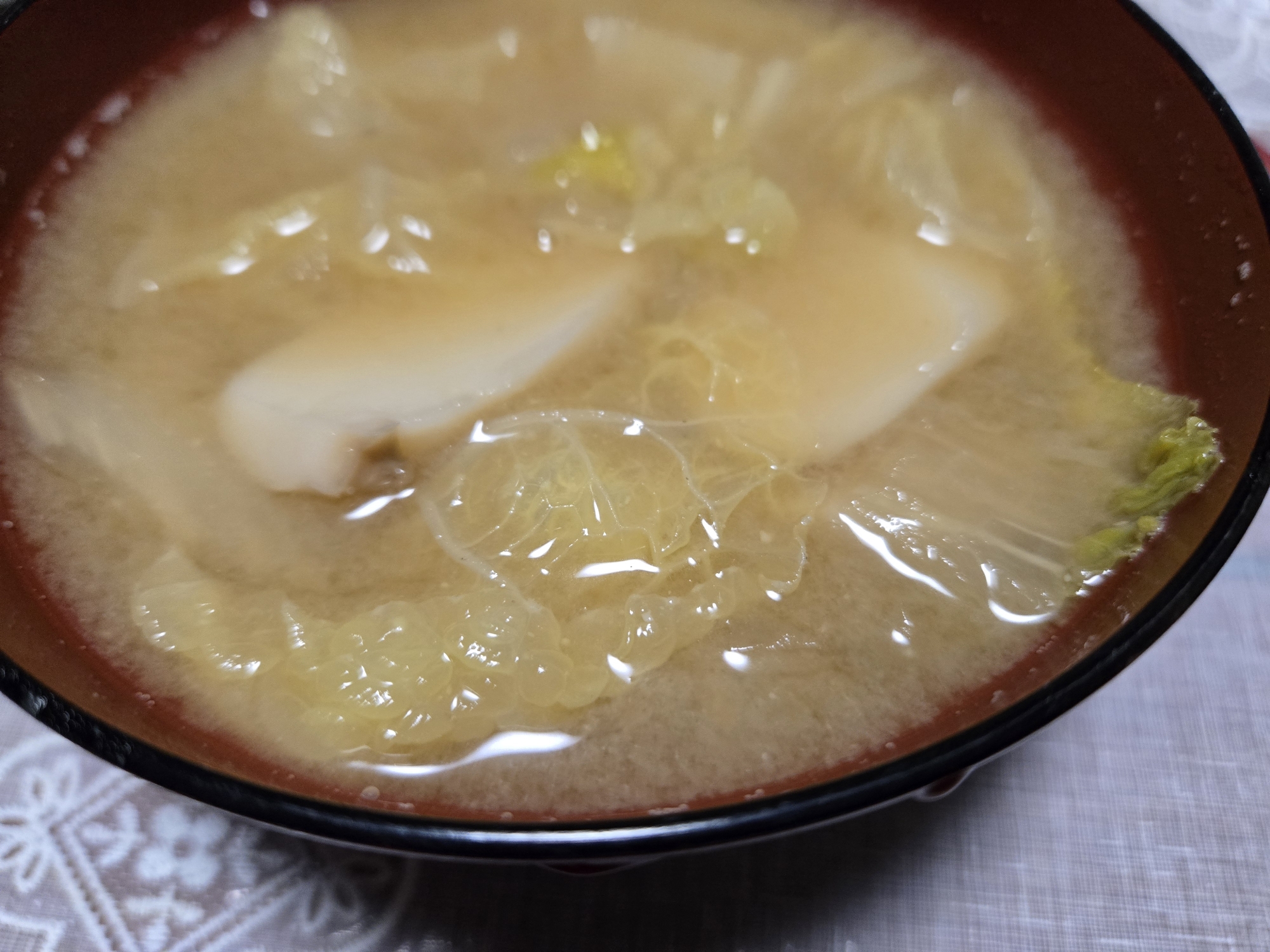 白菜とエリンギの味噌汁