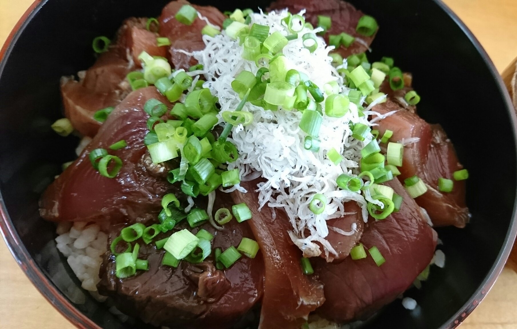 しらすとカツオのたたき丼