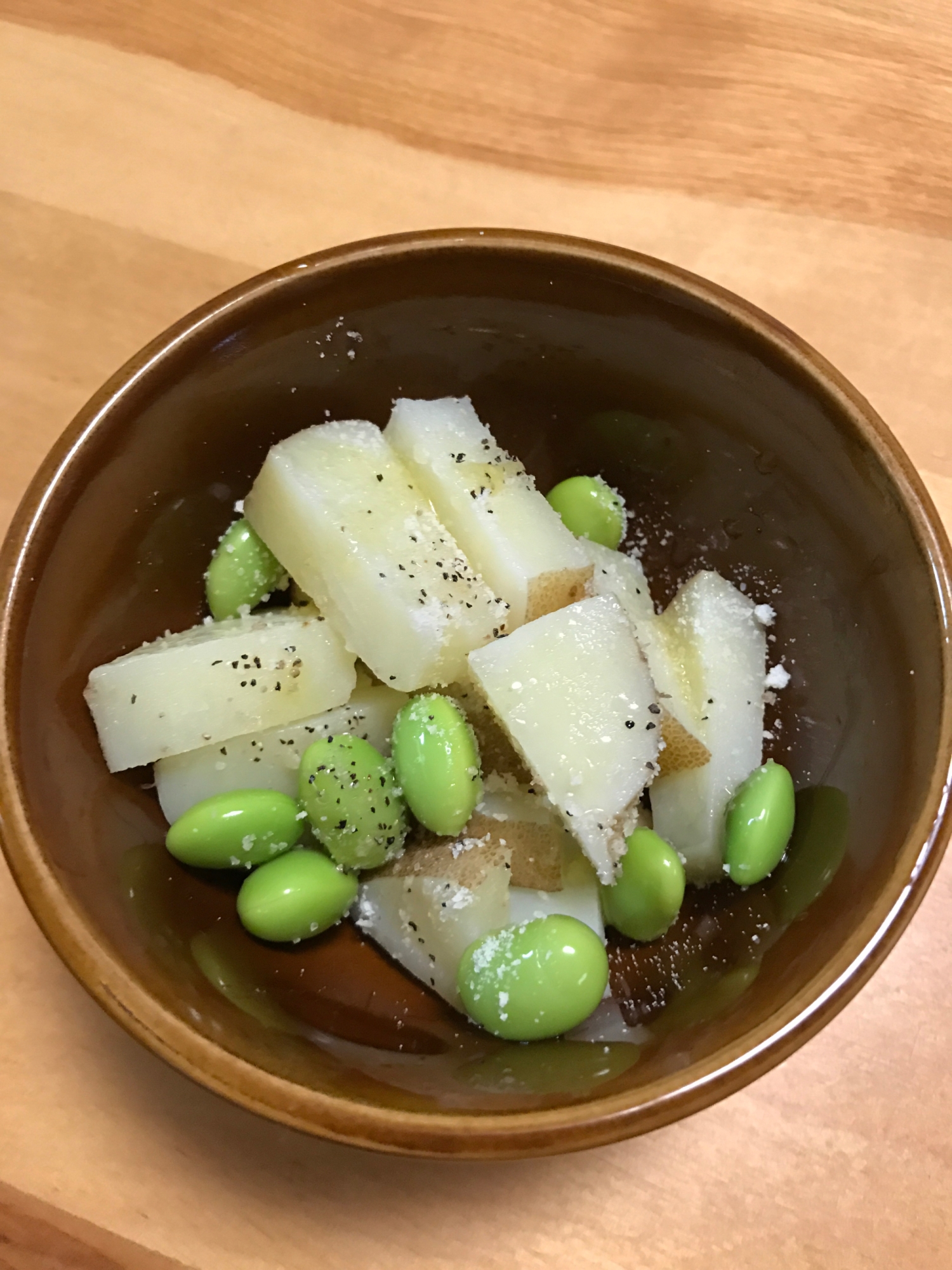 枝豆と新じゃがの黒胡椒チーズ和え