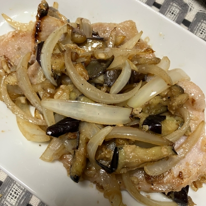 玉ねぎだけで十分！豚肉と玉ねぎ炒め