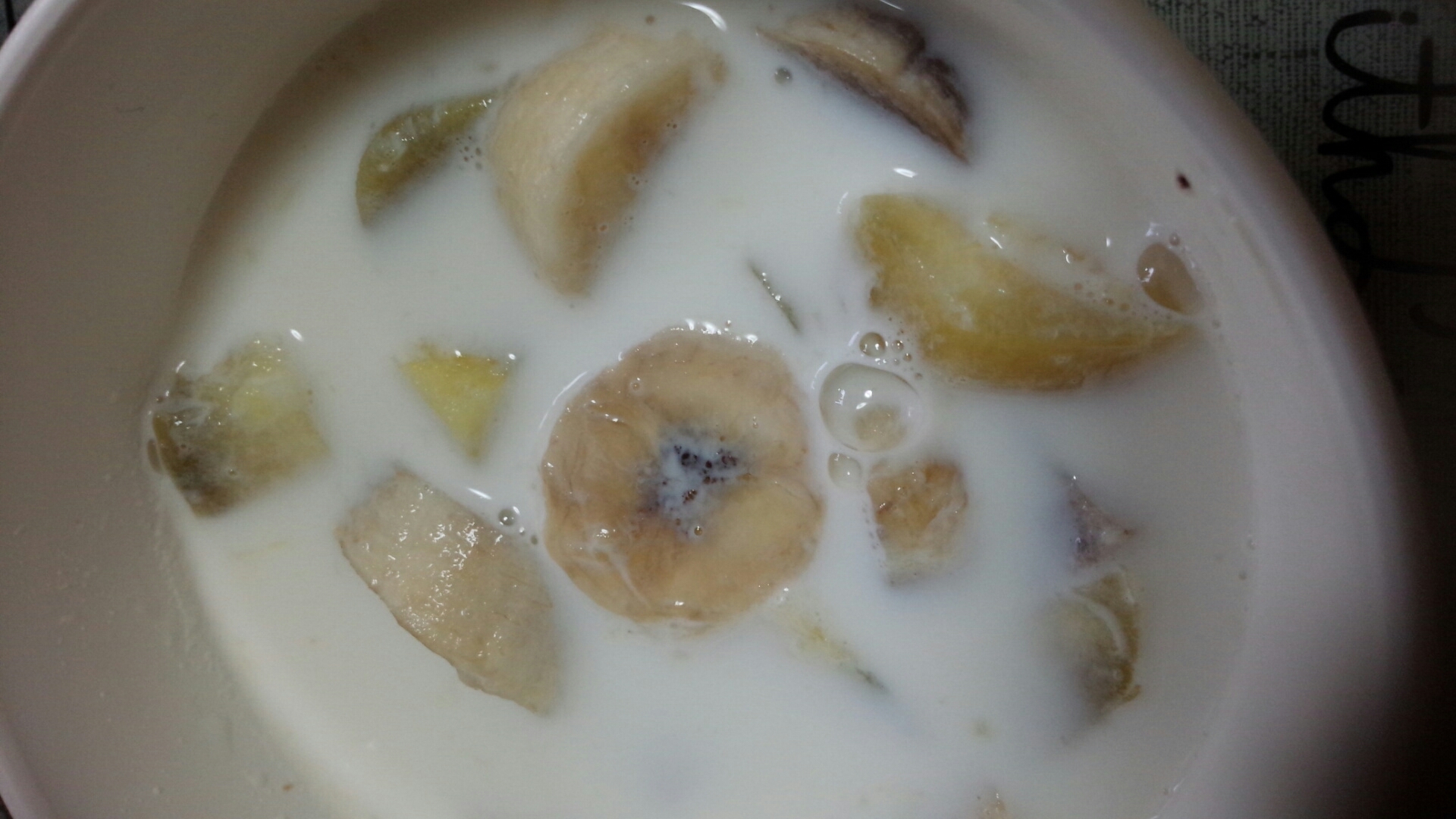 【離乳食後期】バナナとさつまいもの牛乳スープ
