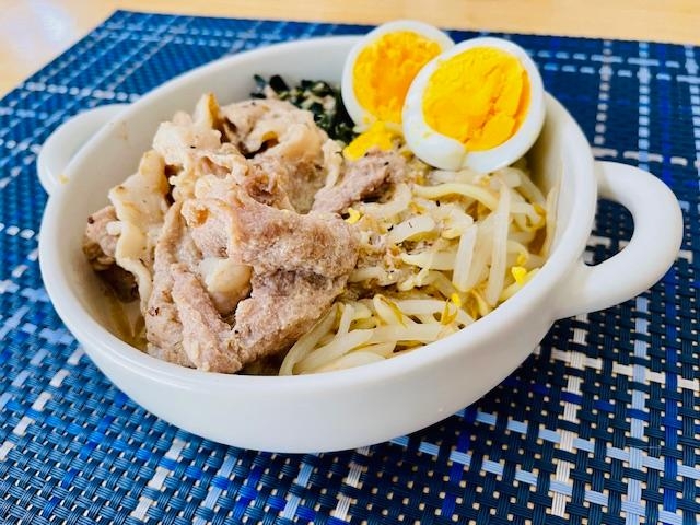 フライパンだけの簡単調理！豚骨ラーメン