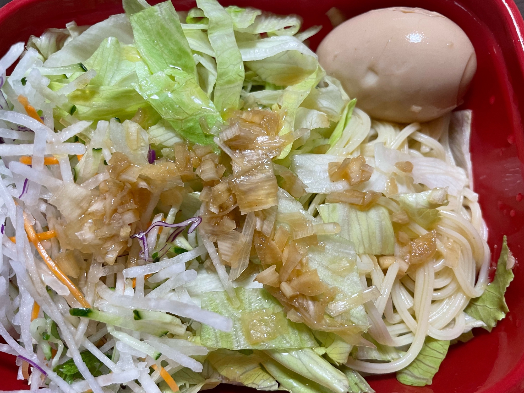 麻薬卵のサラダパスタ