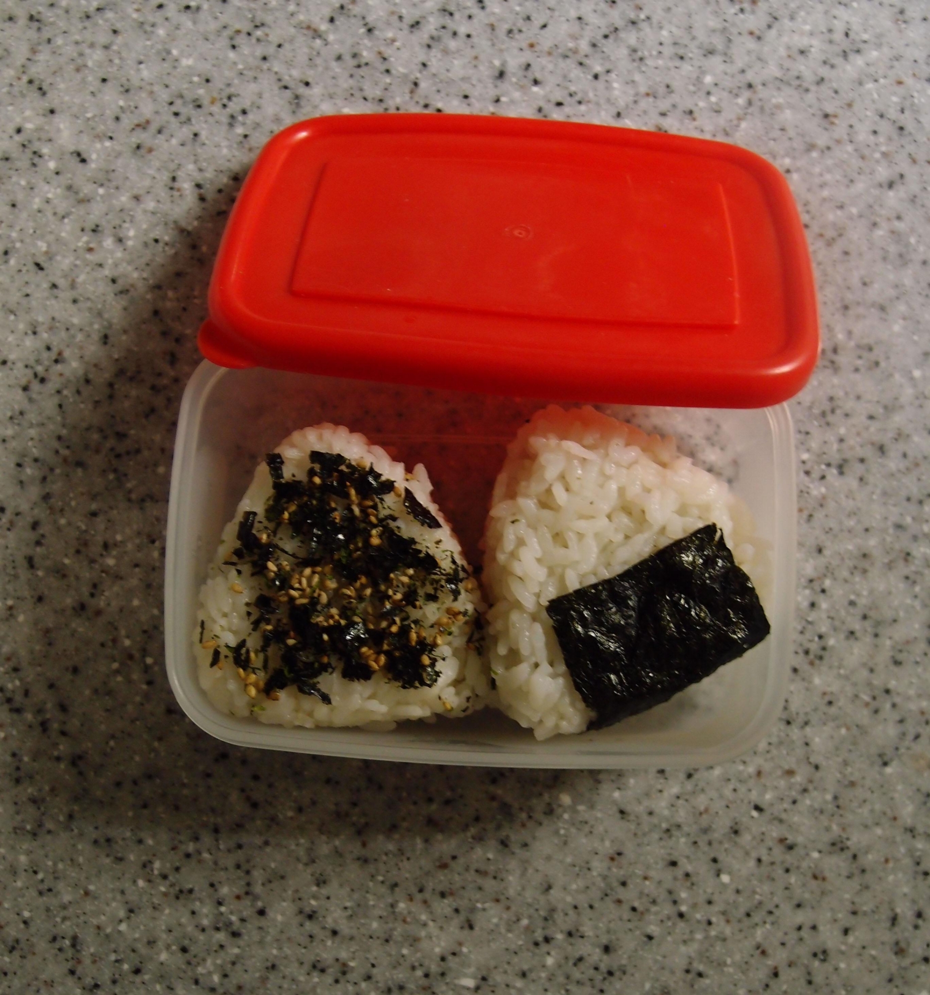魚肉ソーセージの醤油炒めのおにぎり弁当