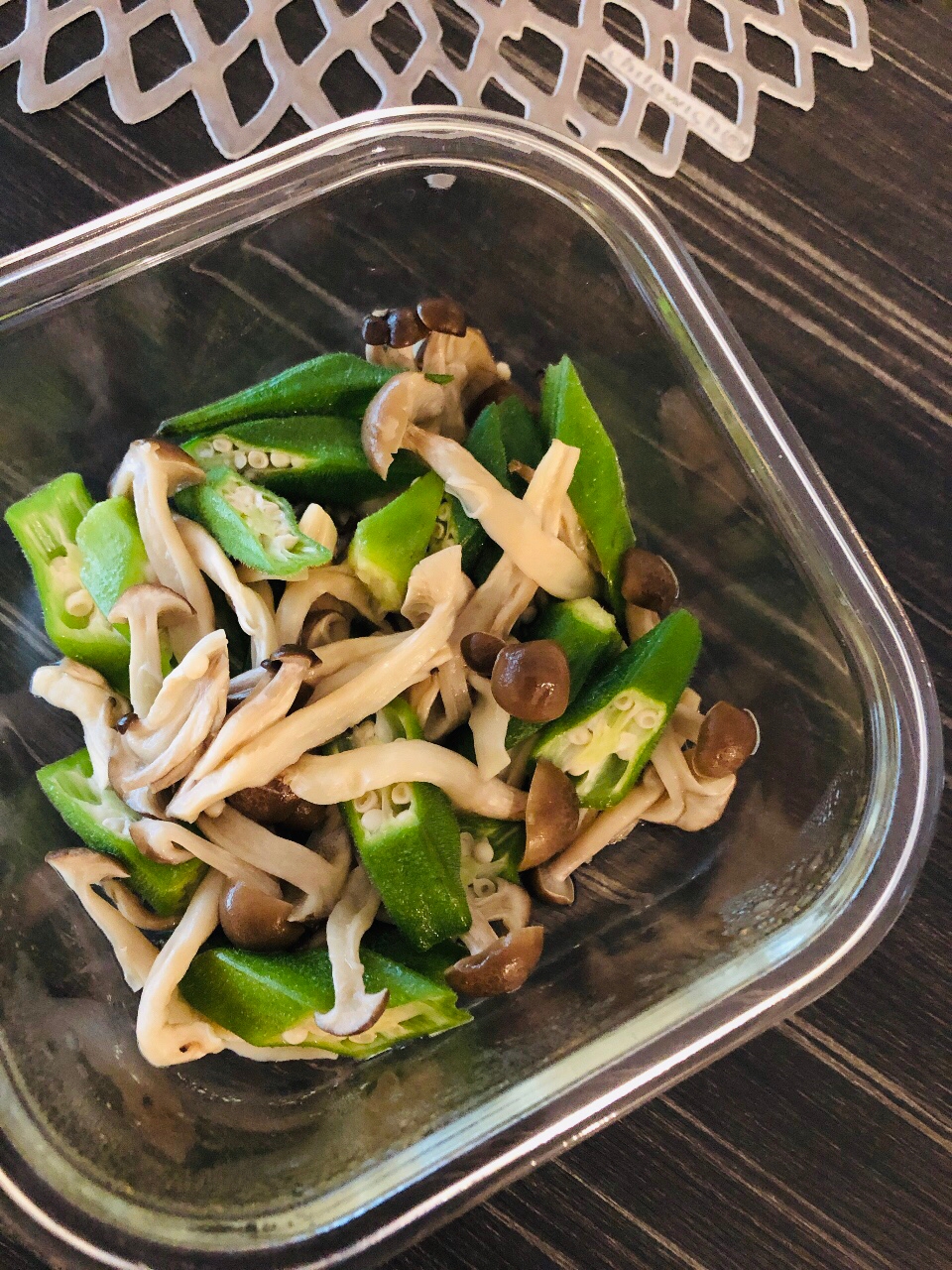 オクラとしめじのレンジ蒸し☆麺つゆ和え