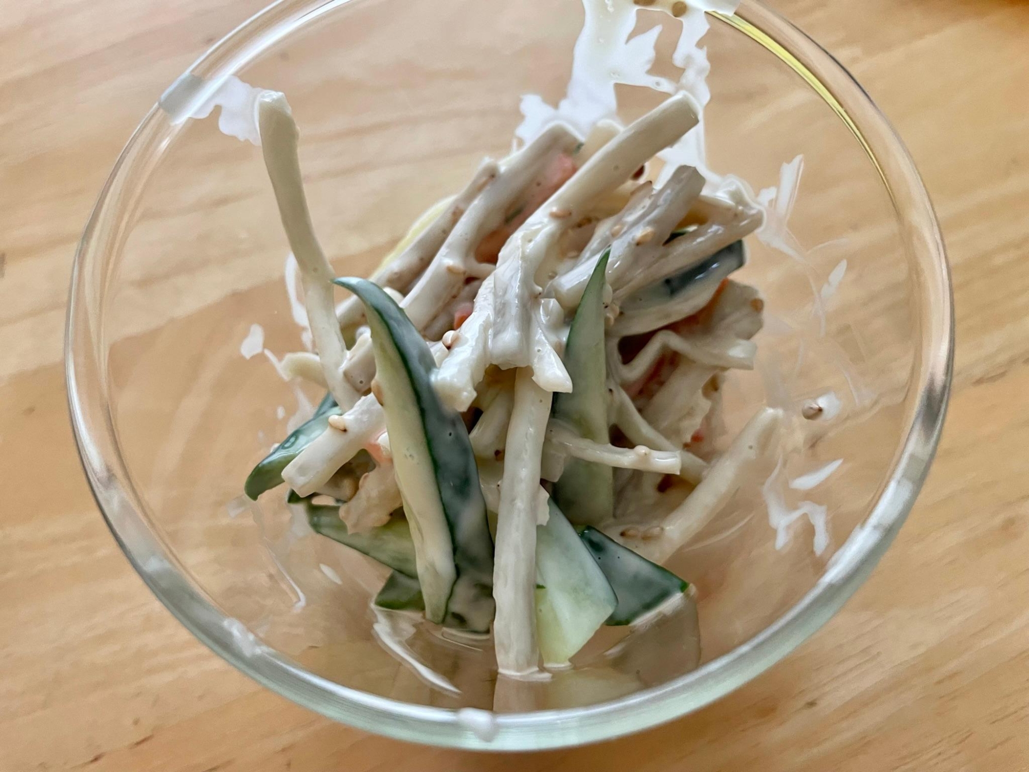 材料茹でて混ぜるだけ！簡単茹でごぼうサラダ
