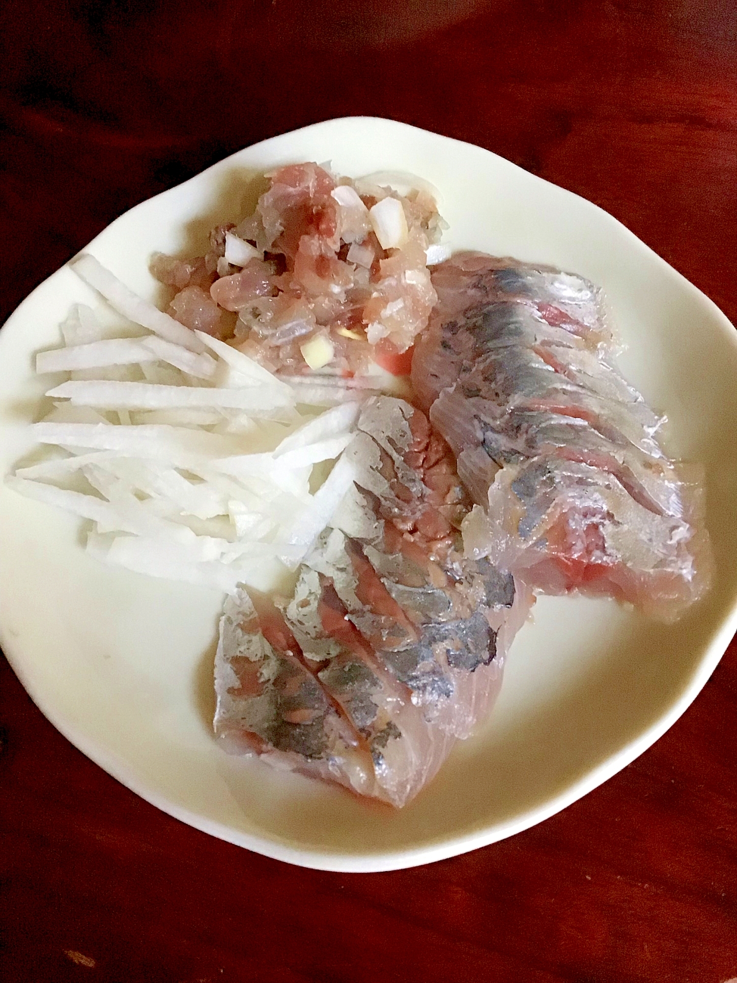 お刺身をモッちりと仕上げるには、ちょい塩締め。