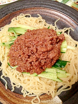 肉味噌で食べる☆冷やし中華麺