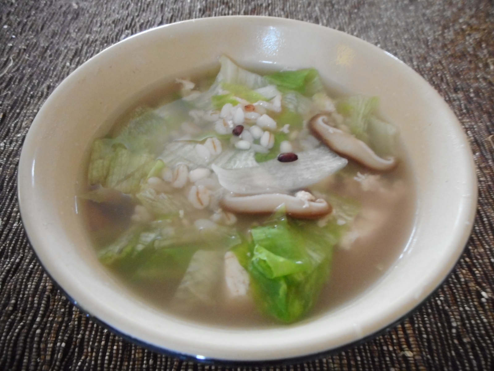 雑穀と豆腐とレタスのスープ