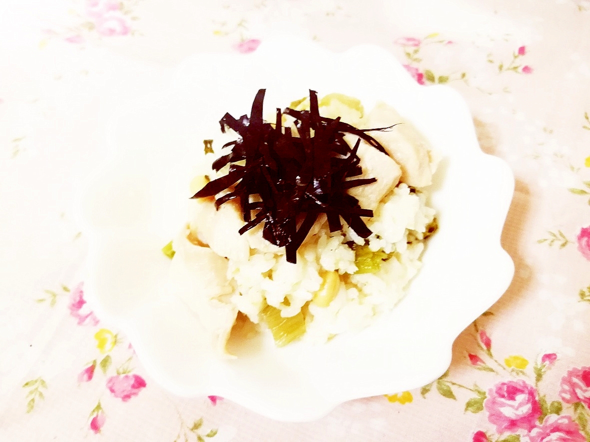 オリーブ風味♪大豆と高菜のあっさり鶏丼