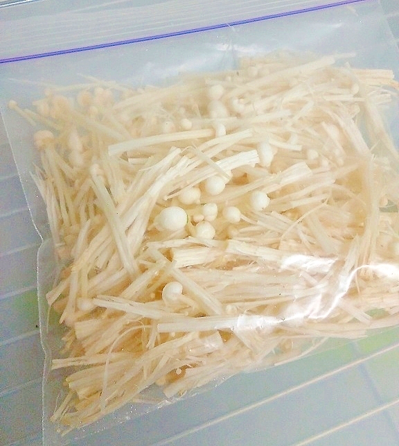 いつでも使いたい分だけ使える えのきの冷凍保存 レシピ 作り方 By もちゃ子 楽天レシピ