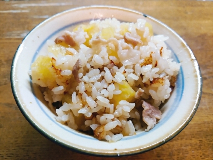 薩摩芋と豚肉の炊き込みご飯