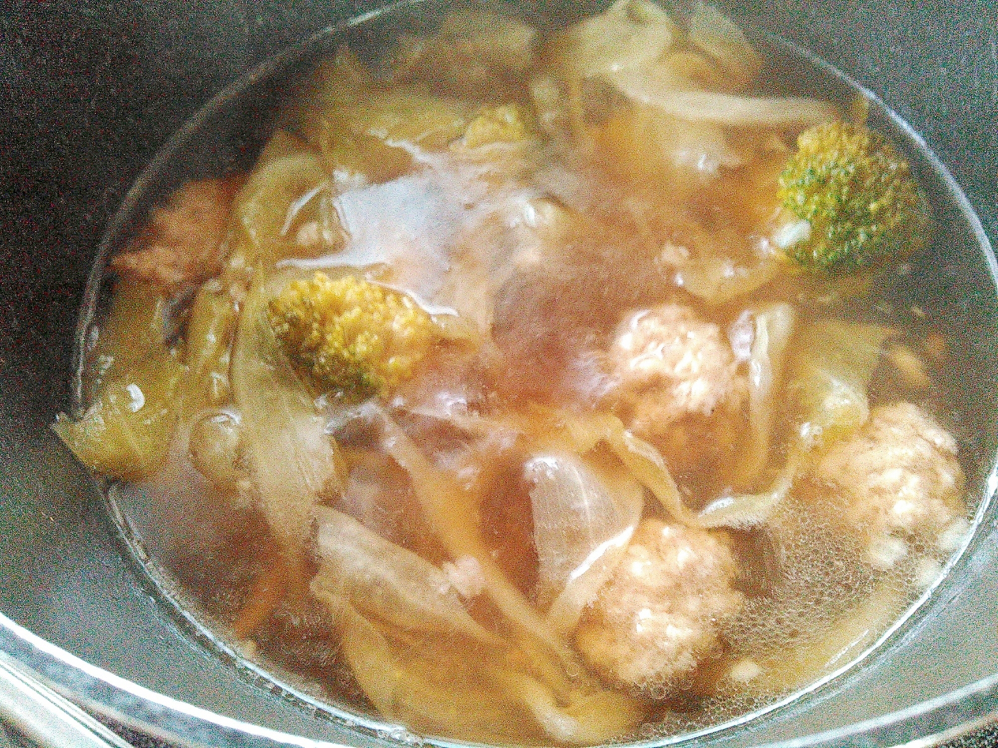 ブロッコリー肉団子キャベツのスープ