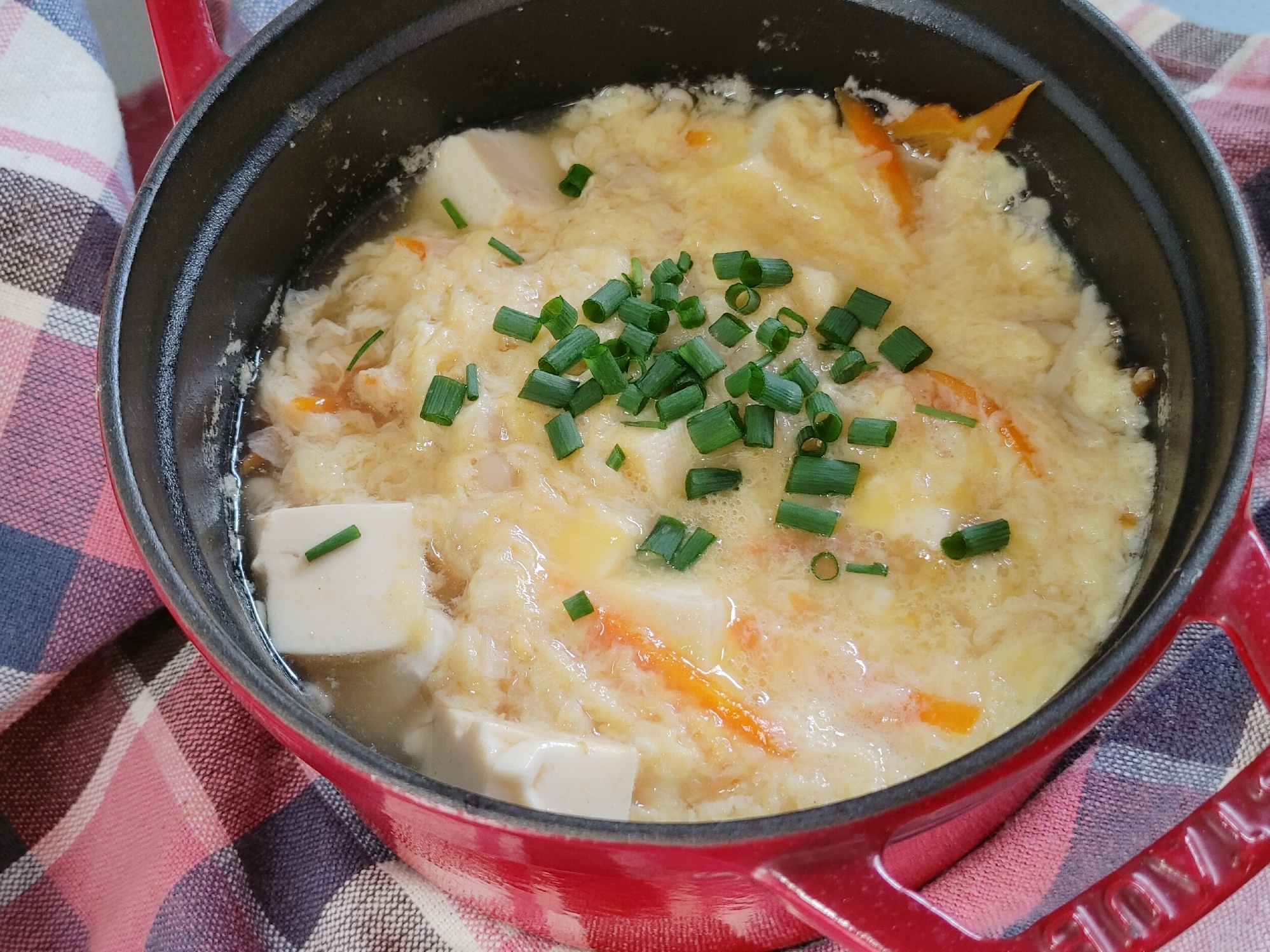 ストウブDeおひとり様の〜鶏豆腐の卵とじ風