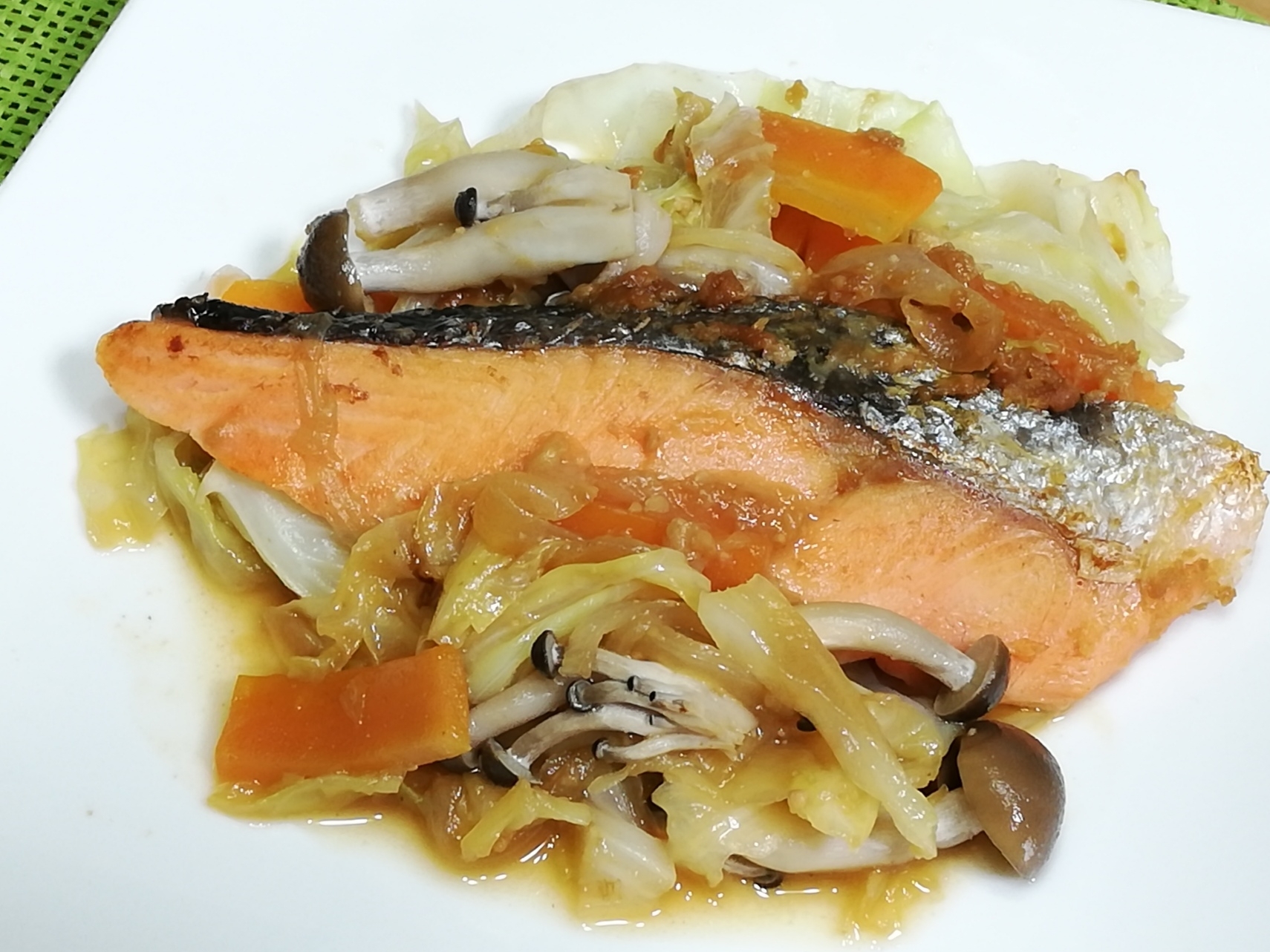 フライパンで簡単美味しい 鮭のちゃんちゃん焼き レシピ 作り方 By さくら 楽天レシピ フライパンで簡単美味しい 鮭のちゃんちゃん焼き レシピ 作り方 By さくら 楽天レシピ