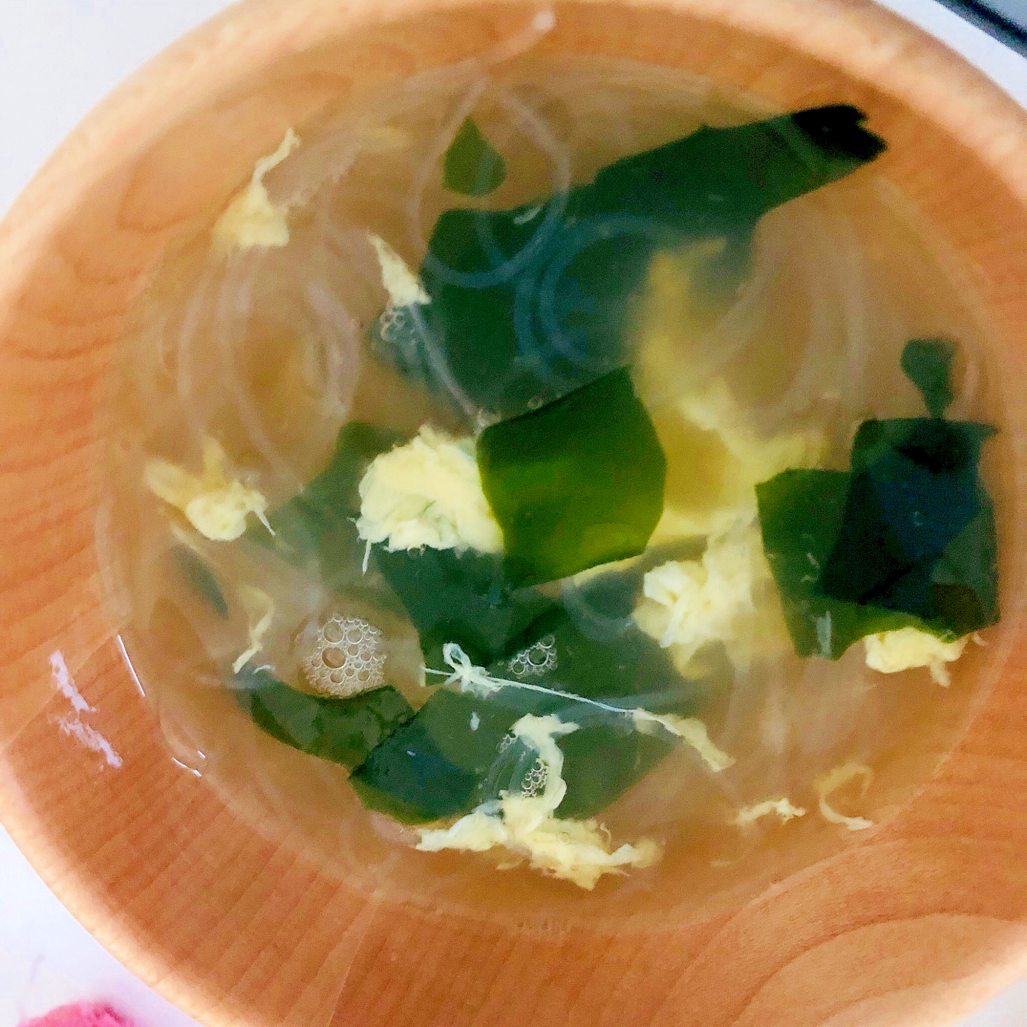 わかめと卵の春雨スープ