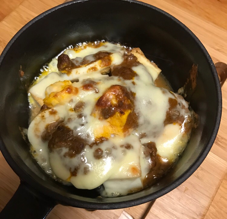 厚揚げと茹で卵のキーマカレーチーズ焼き