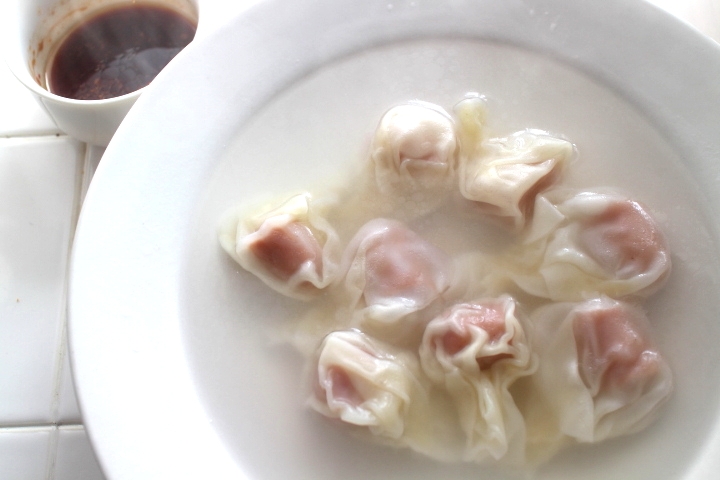 【簡単おかず・おつまみ】水餃子風ソーセージワンタン