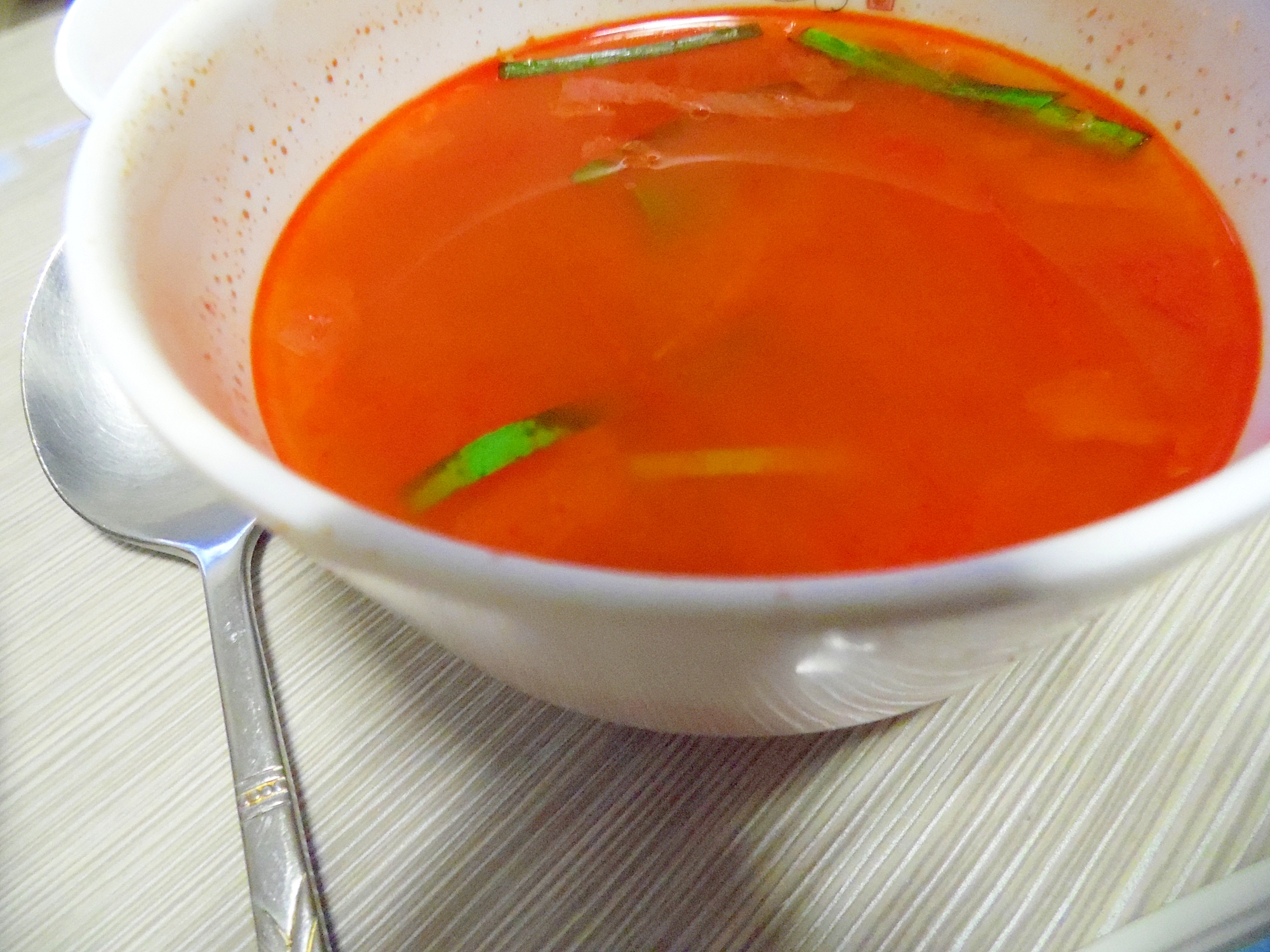 真っ赤な辛いスープ