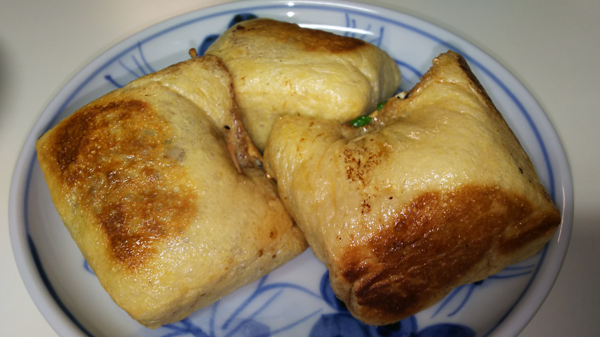 納豆としらすの油揚げの袋焼き