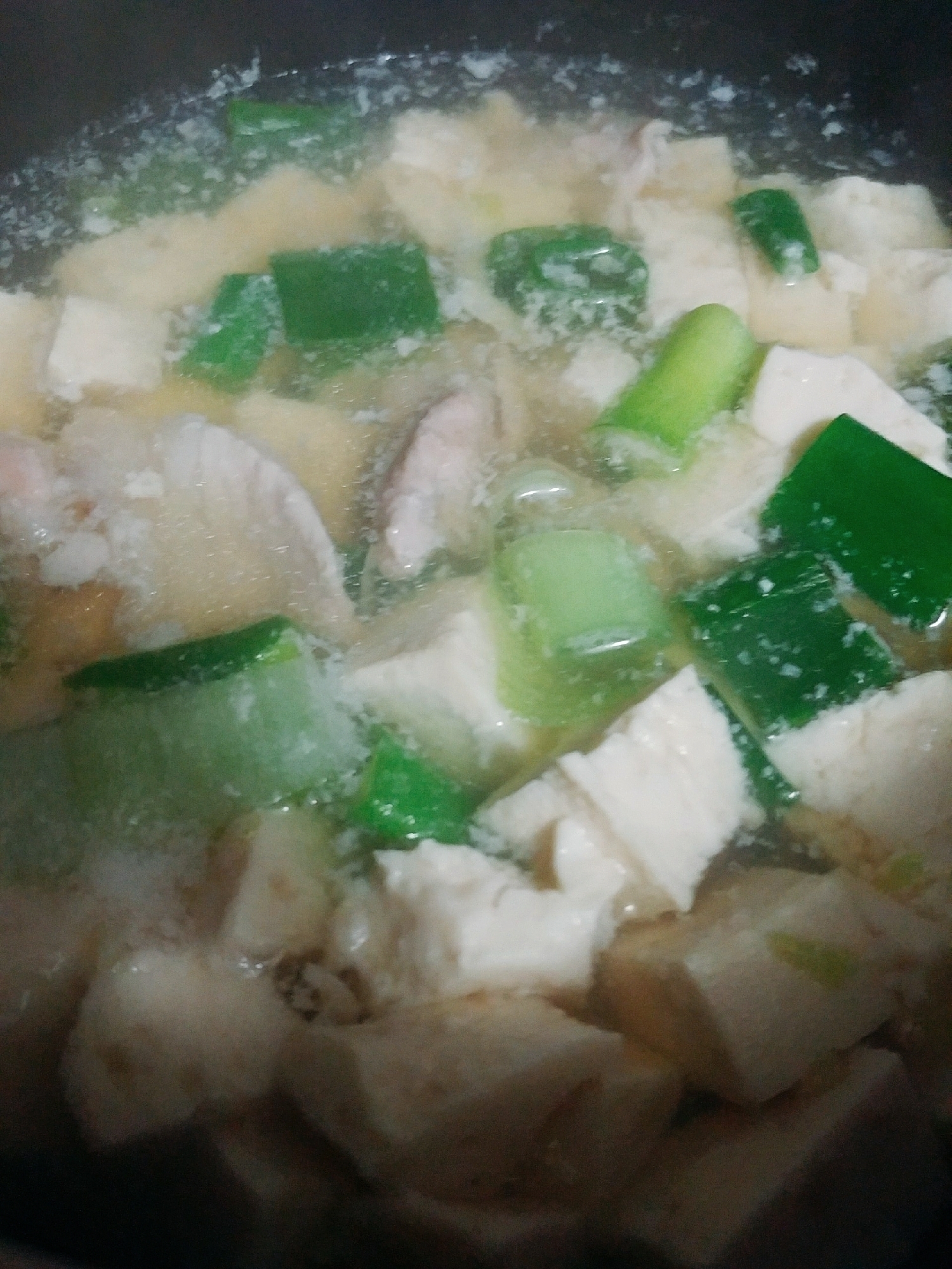 豚肉　ネギ　豆腐の野菜スープ