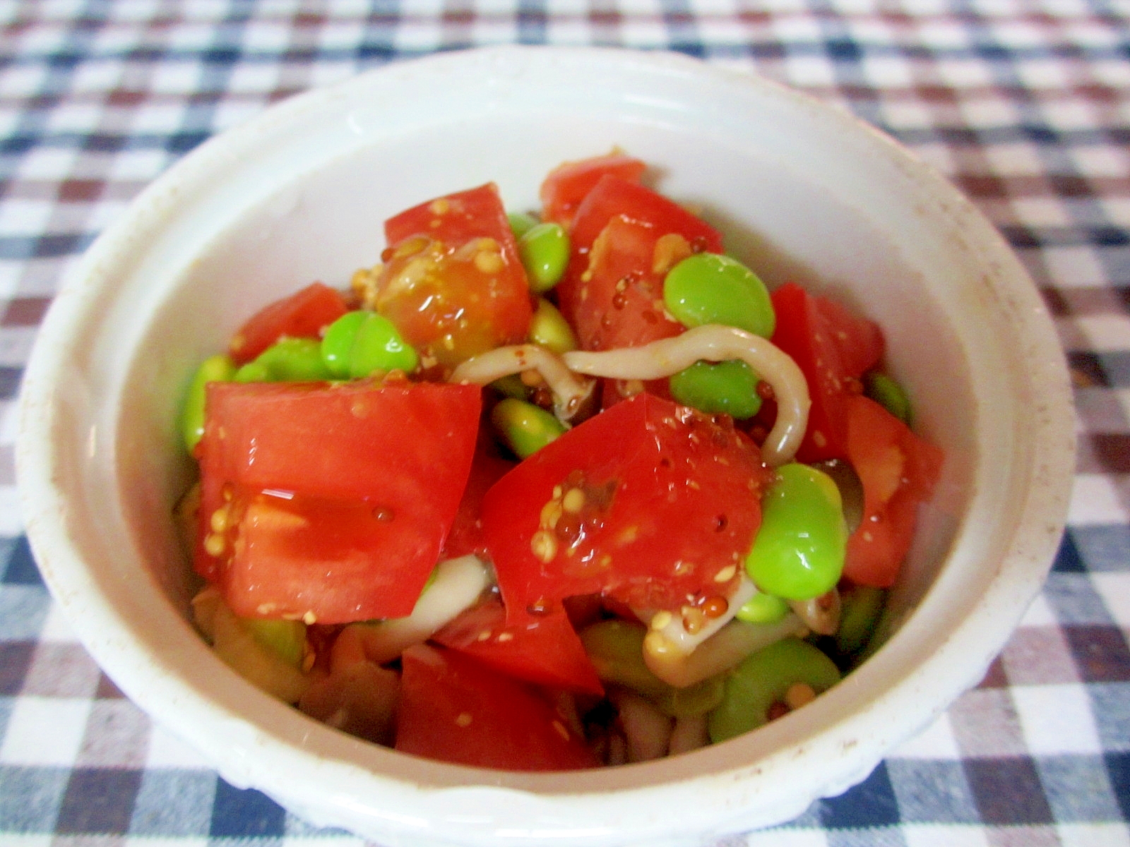 しめじとトマトと枝豆のマスタードサラダ