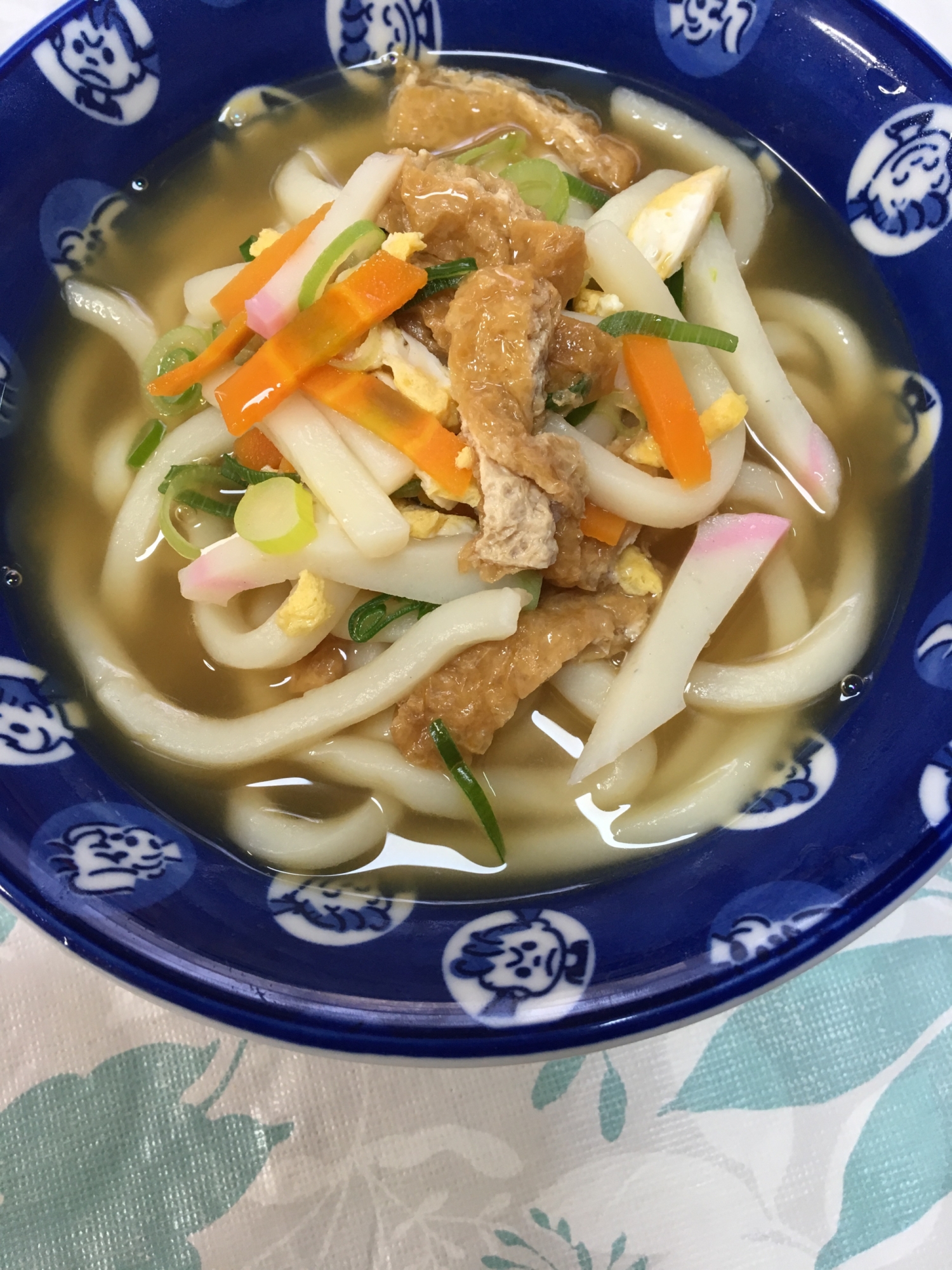 あげと人参とかまぼこの煮込みうどん(*^^*)☆