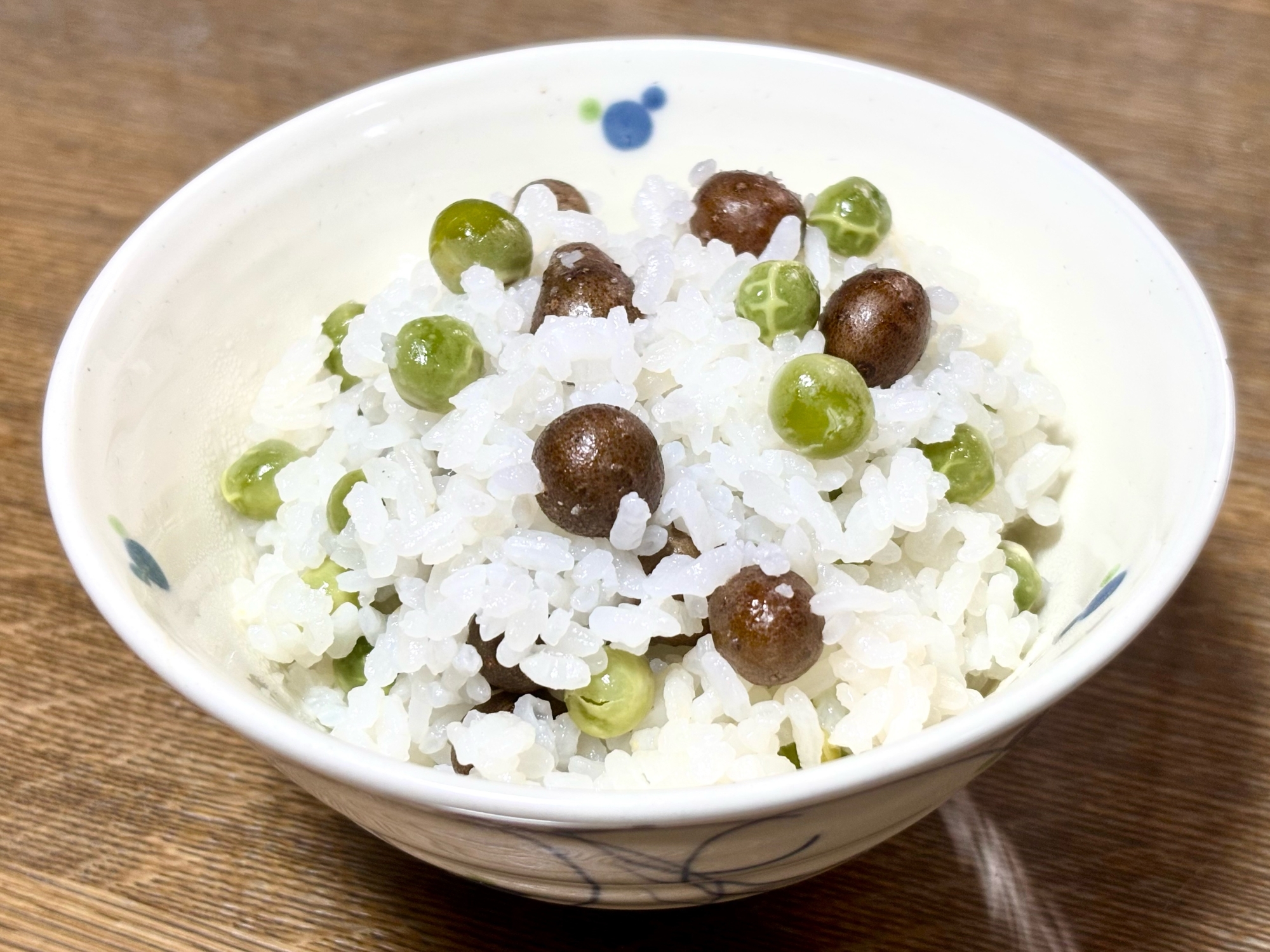 「えんどう」と「むかご」のごはん