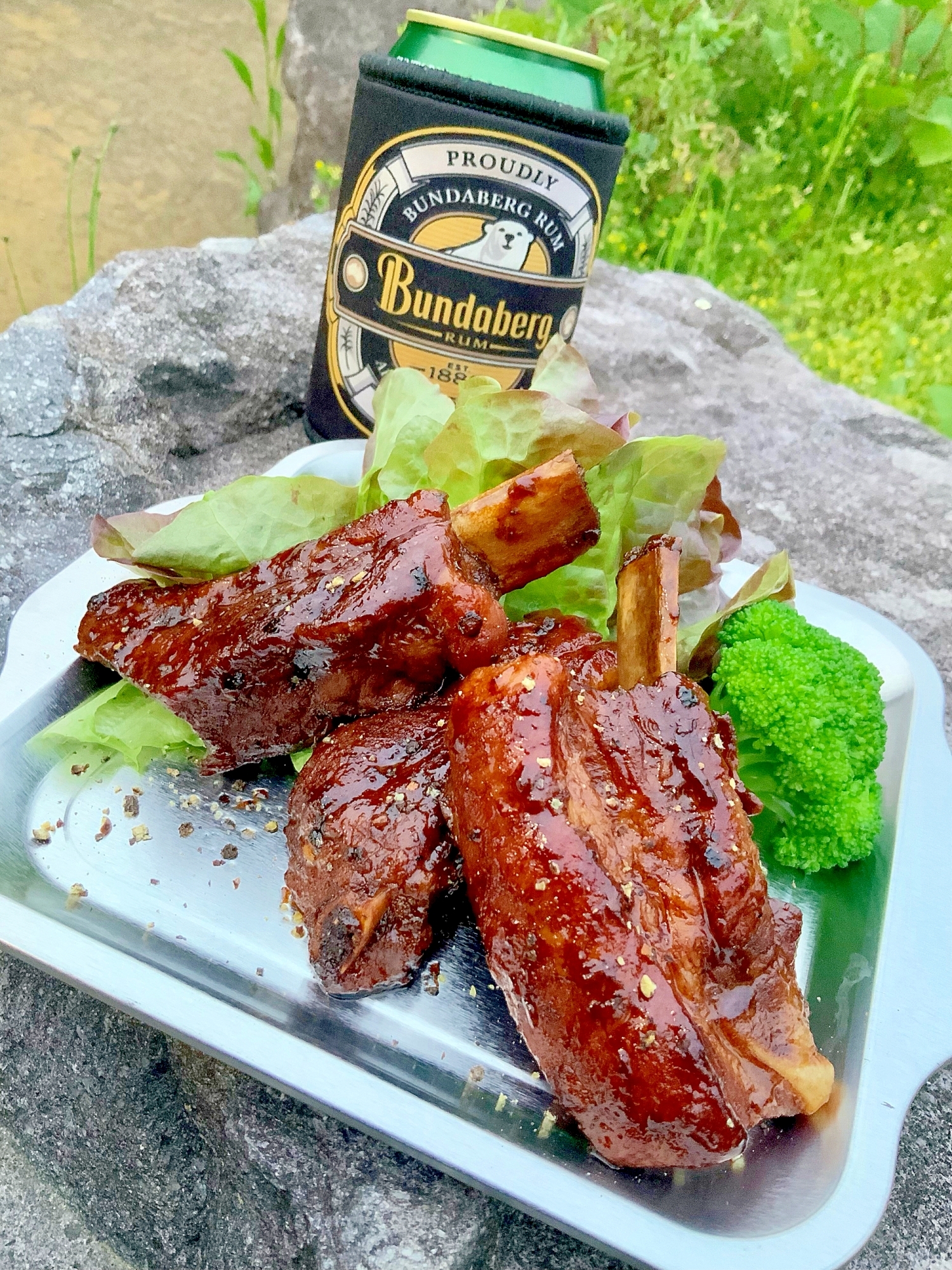 キャンプでWildに!!簡単スペアリブのコーラ煮