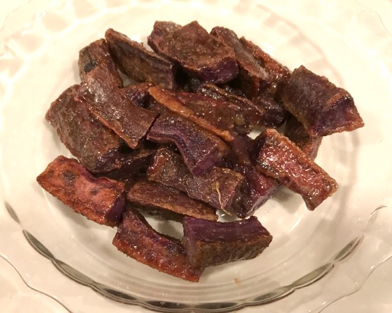 紫芋の塩キャラメル炒め