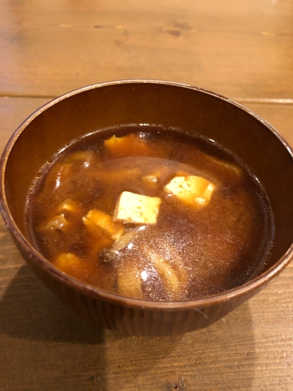 赤だしdeなめこと木綿豆腐の味噌汁♪