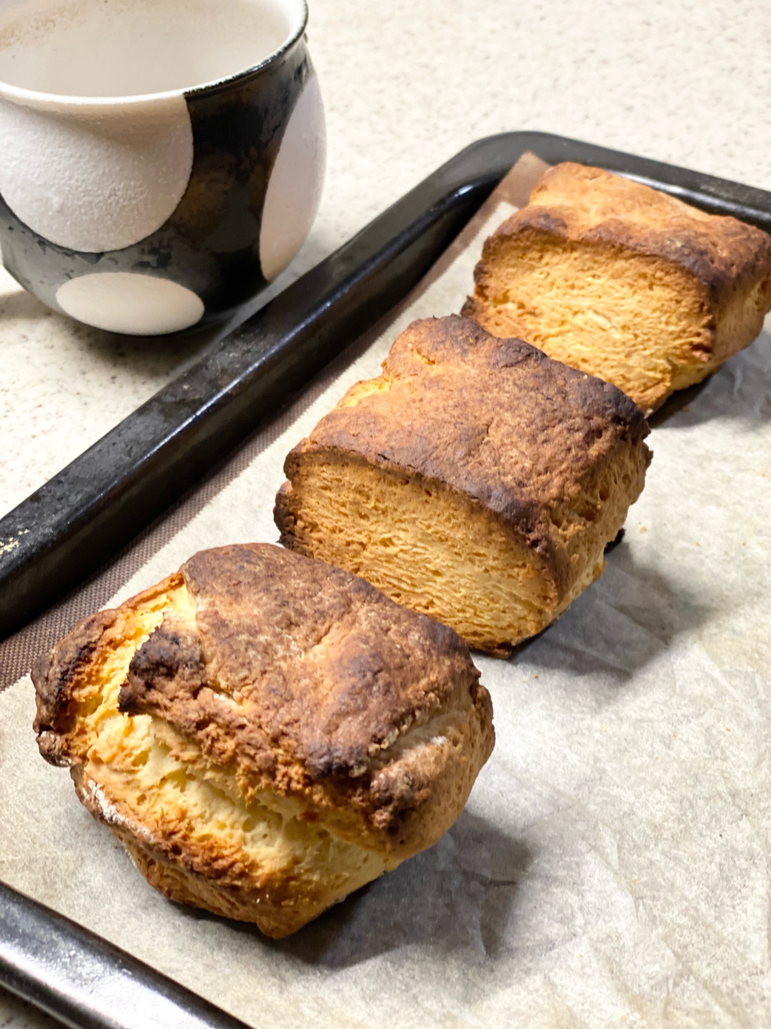 シンプルプレーンスコーン(丸で抜いたら腹割れする)