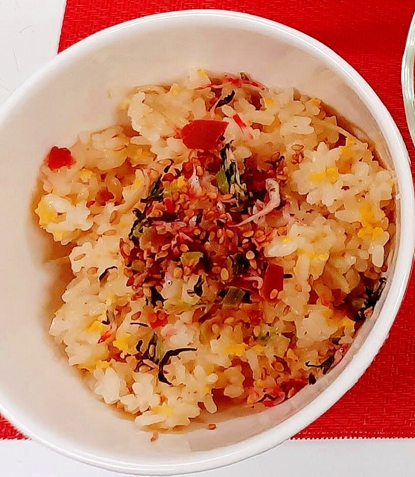 カリカリ梅とひじきの炊き込みご飯