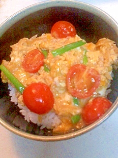 トマトの鶏ひき肉丼