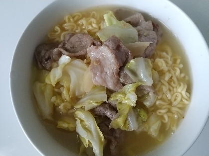 野菜炒めのせ★ラーメン