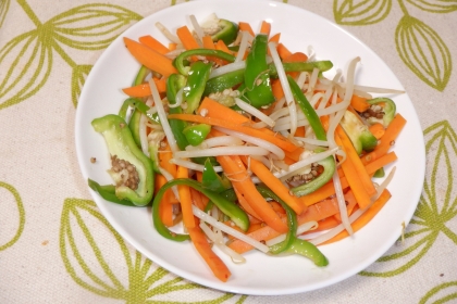 人参ともやし、ピーマンの簡単野菜炒め♪