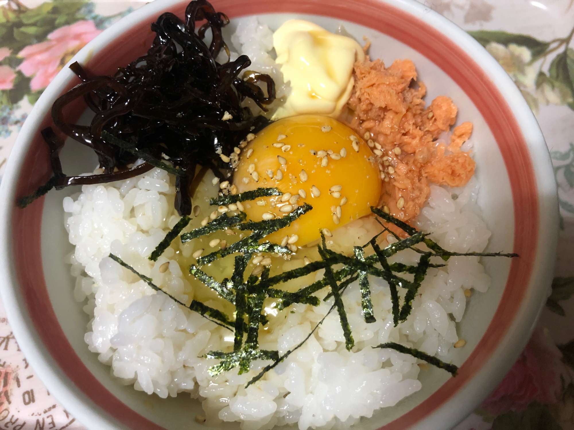 鮭マヨ紫蘇こんぶ入り卵かけご飯