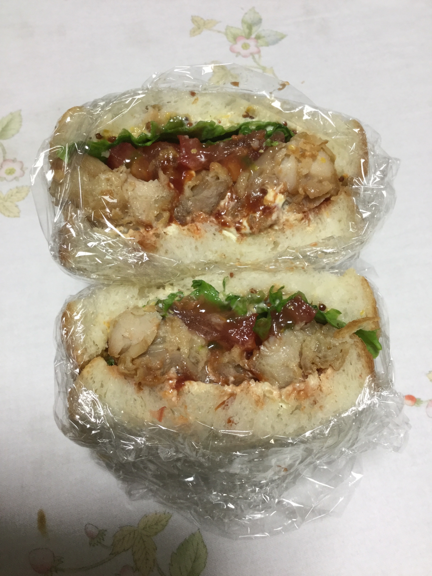 鶏唐揚げのサンドイッチ