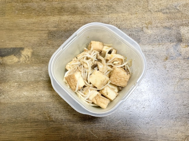 厚揚げレシピ　厚揚げともやしときのこの梅炒め