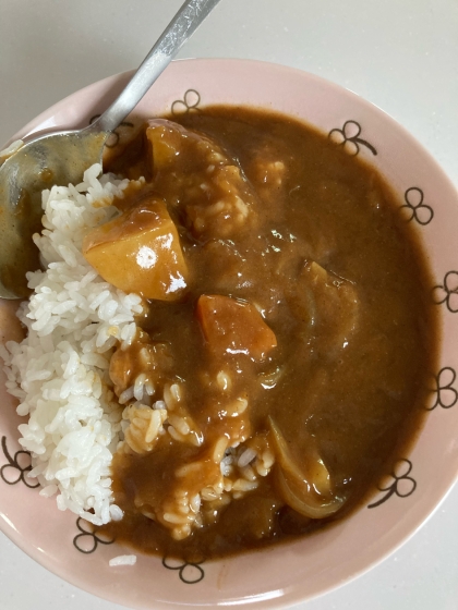 すりおろしりんご入り！まろやかカレー