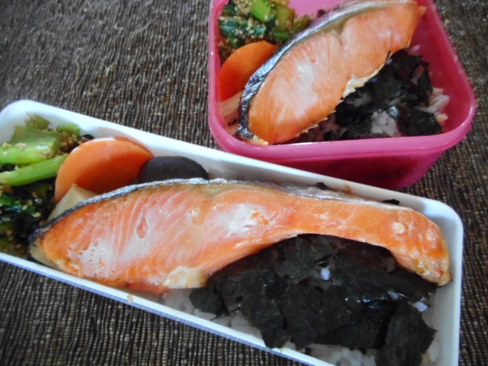 鮭と高野豆腐の海苔弁