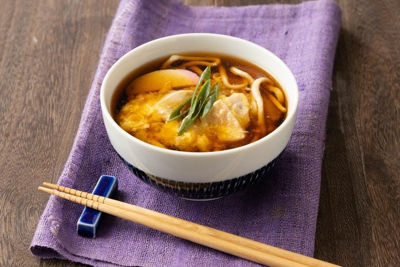 親子丼の具 で作る！卵とじうどん