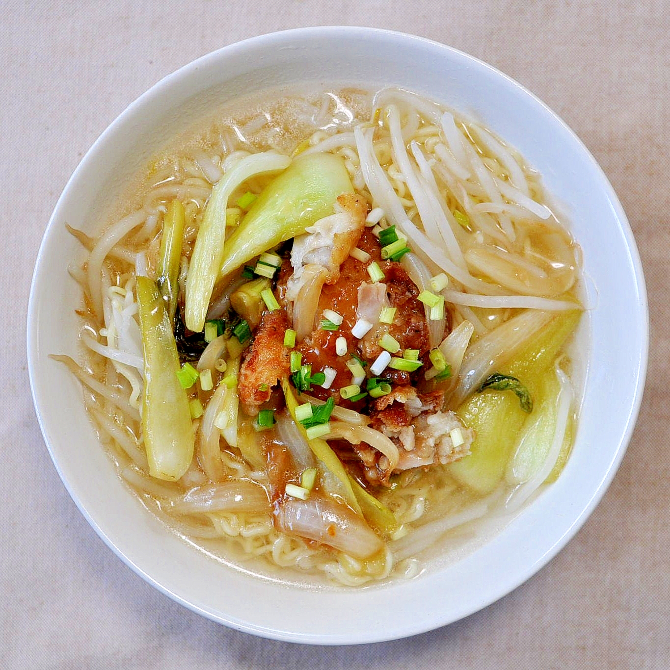 鶏唐揚げとチンゲン菜の黒酢あん炒めde塩ラーメン