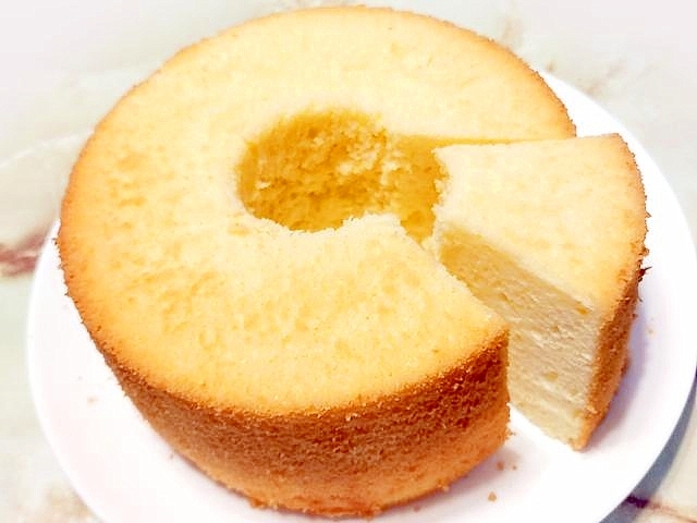 どっしり濃厚!ヨーグルトのシフォンケーキ♪