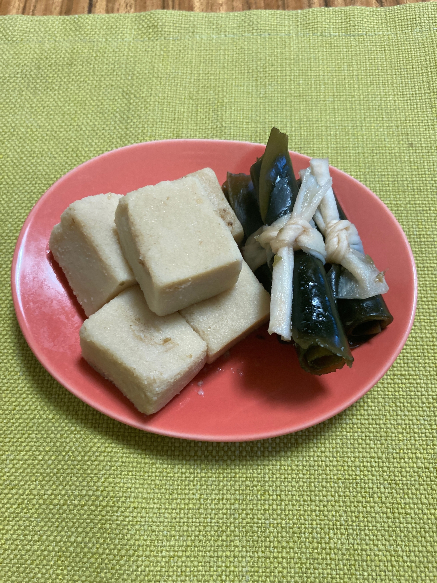 うちのおかず　高野豆腐と昆布の煮物